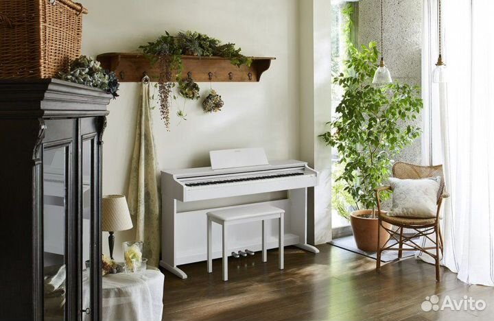 Цифровое пианино Yamaha + Банкетка + Наушники