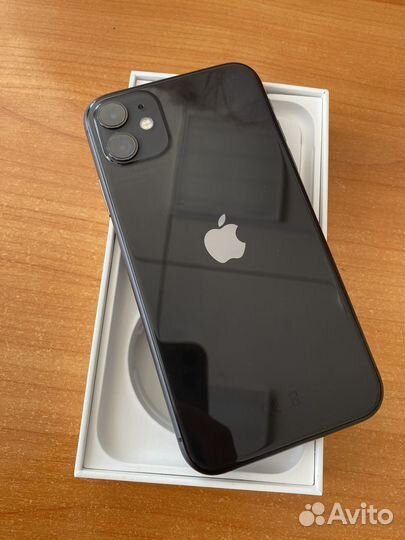 iPhone 11, 64 ГБ