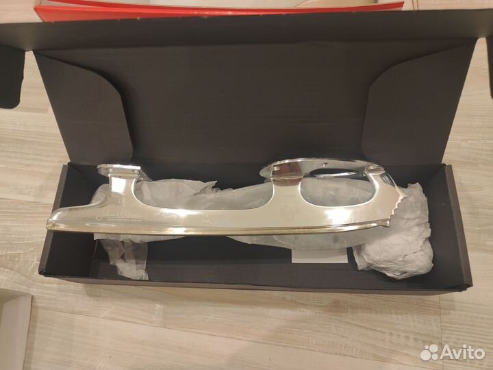 Фигурные коньки edea