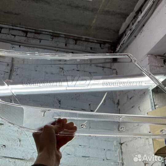 Уцененное стекло для фары Kia Sorento (2012-2021)