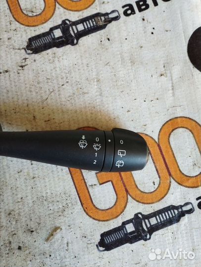 Переключатель стеклоочистителей Renault Duster