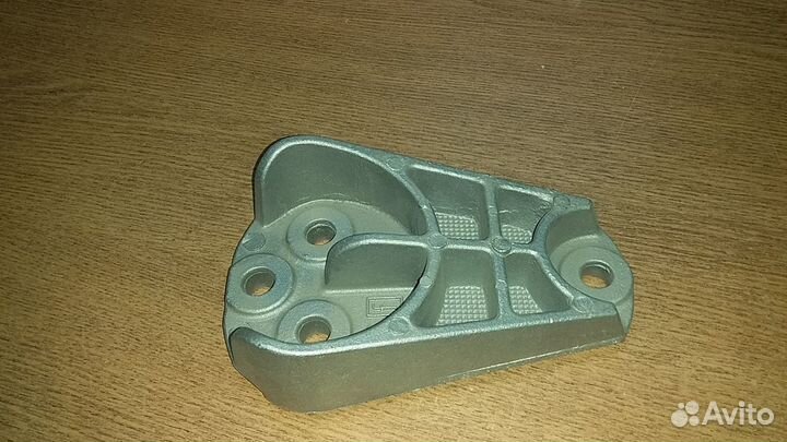 Ford Fiesta Кронштейн крепления двигателя Новый