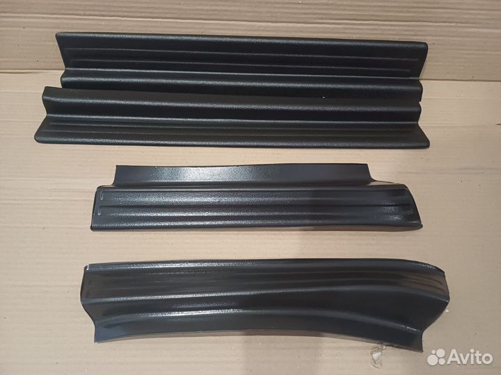 Накладки на пороги дверей лада веста (LADA Vesta)