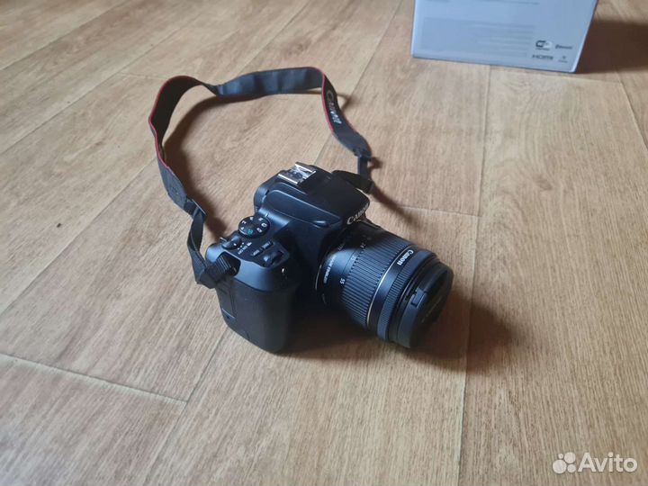 Зеркальный фотоаппарат Canon eos 250d