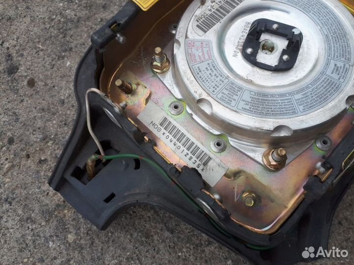 Подушка безопасности в руль Mitsubishi Pajero 2