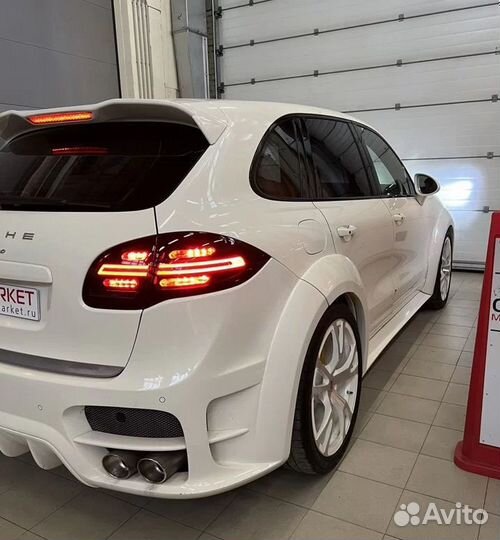 Фонари задние светодиодные черные Порш Кайен 958