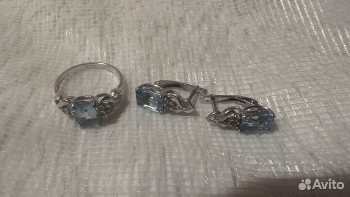 Серебряное кольцо и серьги