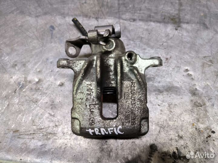 Renault Trafic 2 суппорт задний правый оригинал