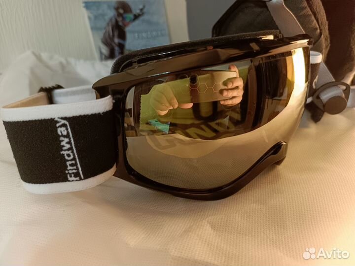 Шлем горнолыжный