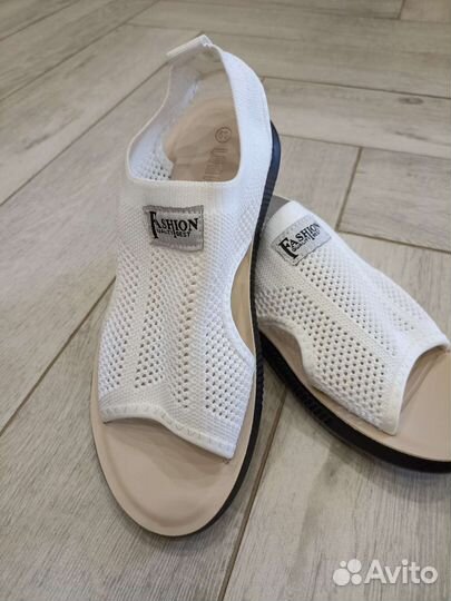 Босоножки 39размер, идут на 38,5размер