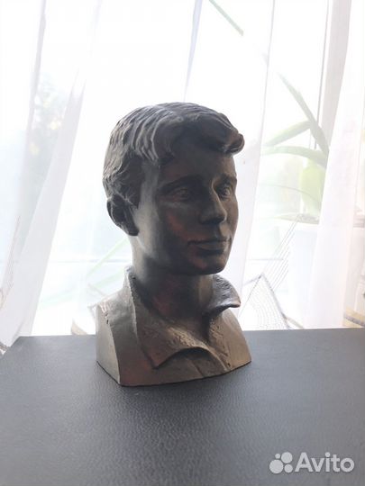 Бюст есенина