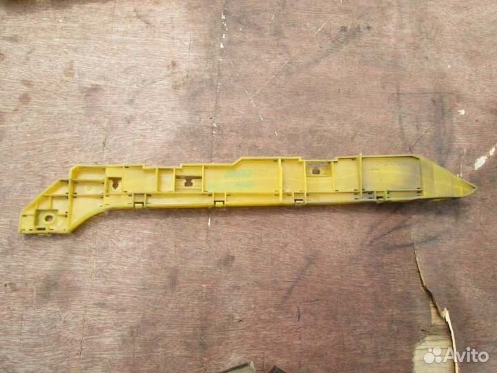 Крепление бампера заднее левое Honda Odyssey RA6