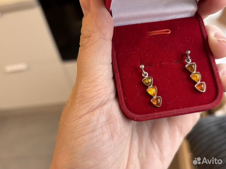 Серьги серебряные с янтарем