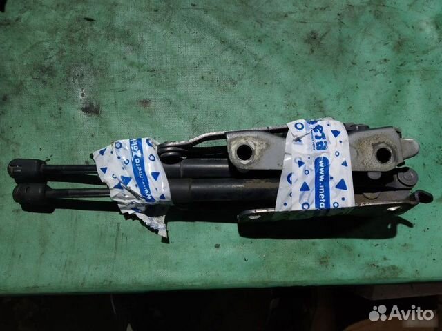 Газовые упоры крышки багажника Mazda 3 BK