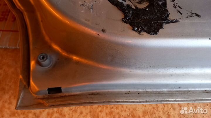 Ford Escape тайванец 2007-09 задняя левая дверь