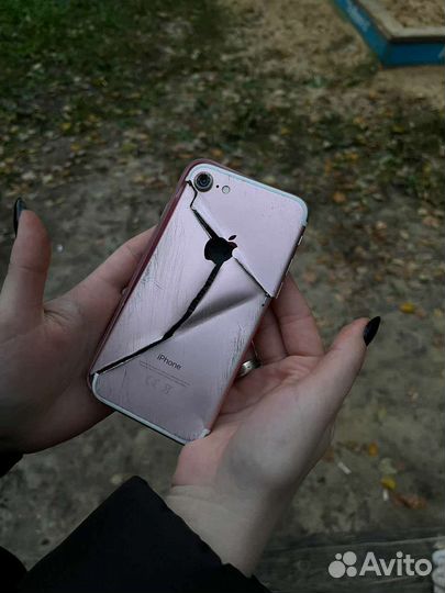 Чехол на iPhone 7