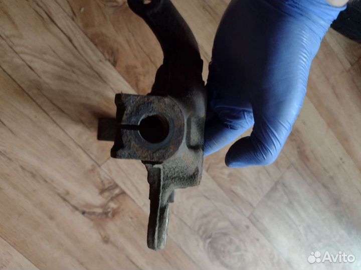 Nissan Juke Поворотный кулак правый