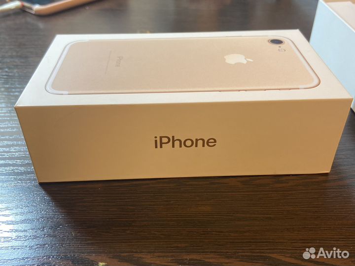 Коробка от iPhone 7
