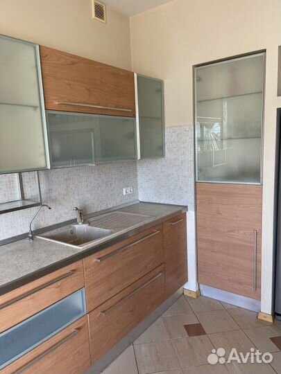 Кухонный гарнитур с техникой бу