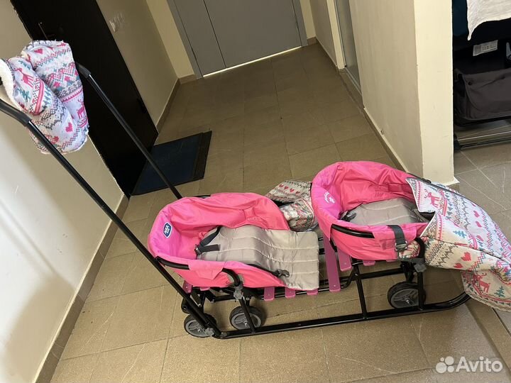 Санки для двойни с колесами