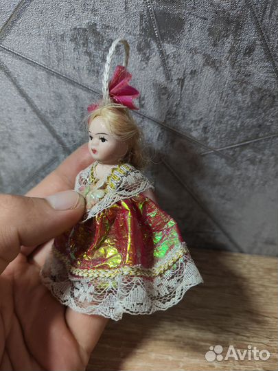 Кукла фарфоровая подвесная