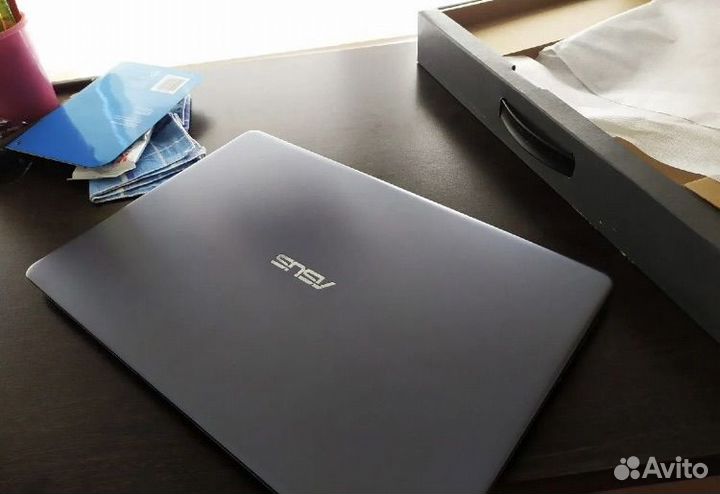 Ноутбук asus
