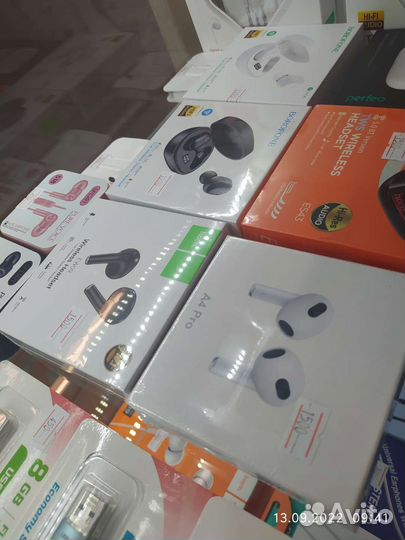 Аксессуары для сотовых, наушники