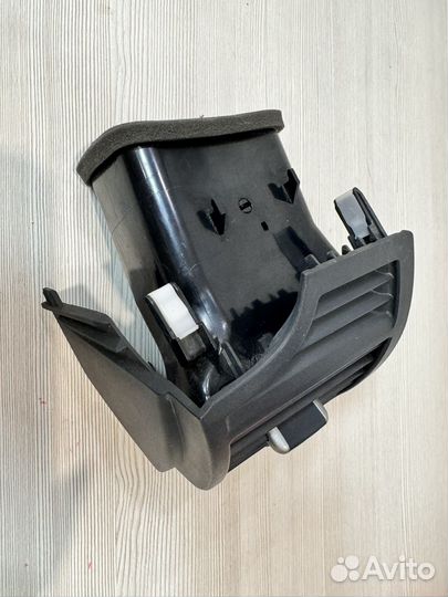 Дефлектор воздушный Toyota Camry передний левый