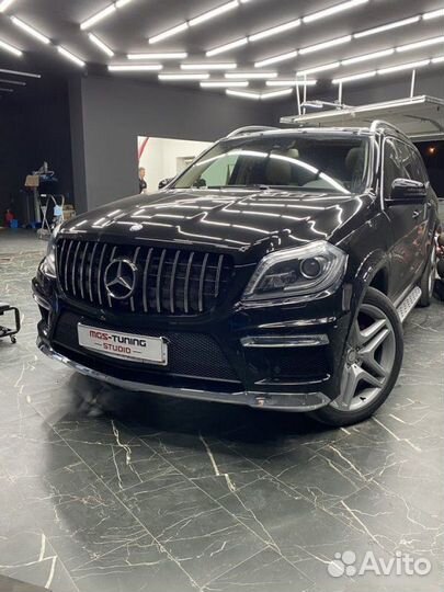 Губа переднего бампера 63 AMG Mercedes GL 166