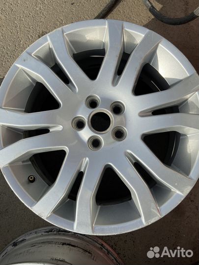 Продам комплект оригинальных дисков Land Rover