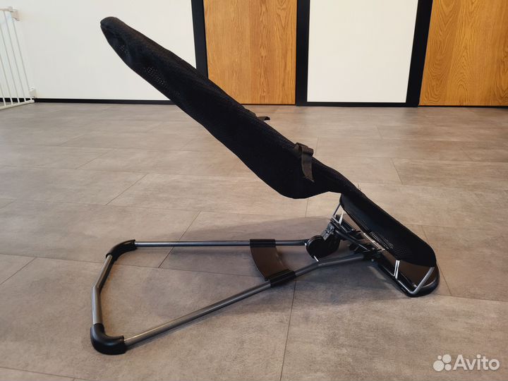 Детский шезлонг Luxmom с игрушками