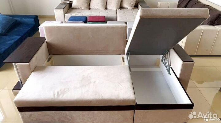 Диван угловой со столом