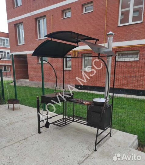 Мангал с крышей