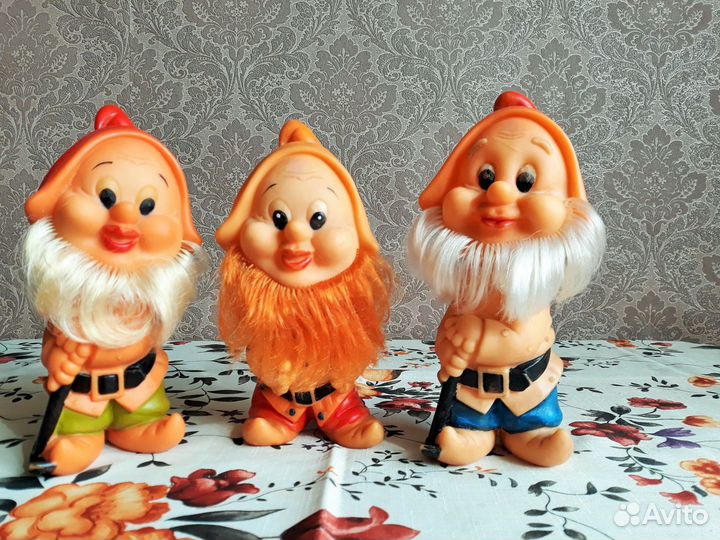 Игрушка резиновые гномы