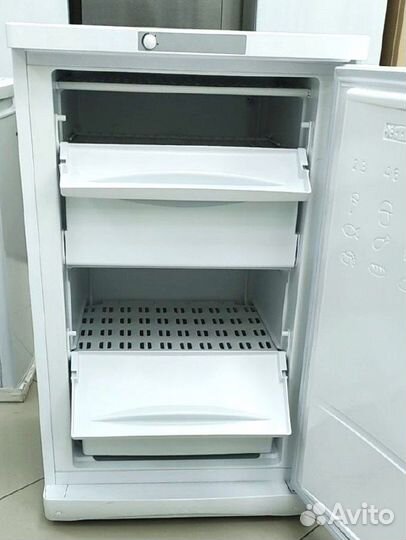 Морозильная камера Indesit SFR100