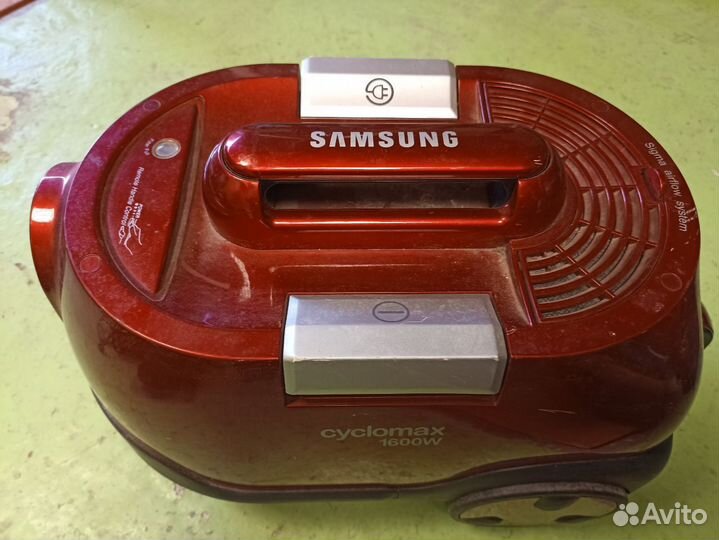Пылесос Samsung VC-8716HT
