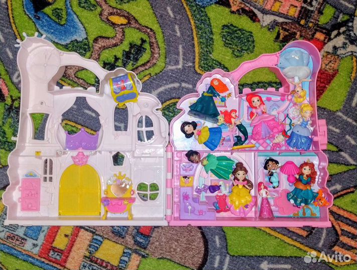 Замок с принцессами Disney