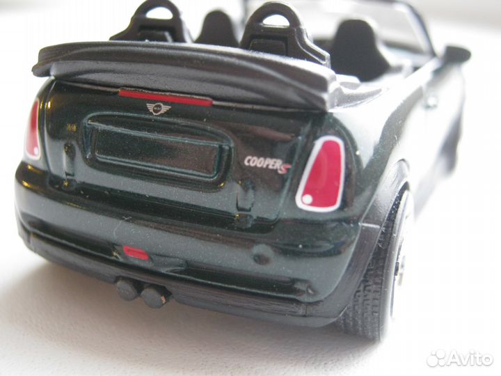 Модель машинка Mini Cooper S Cabrio (Welly) 1/60
