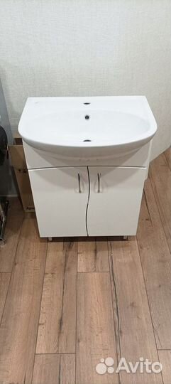 Раковина с тумбой
