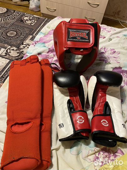 Боксерские перчатки