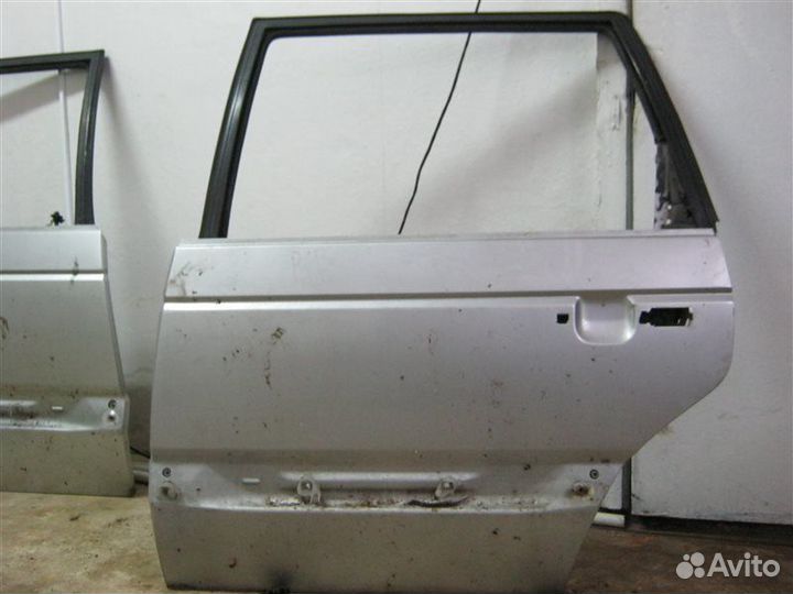 Дверь задняя левая лев. зад. Volkswagen Passat B3