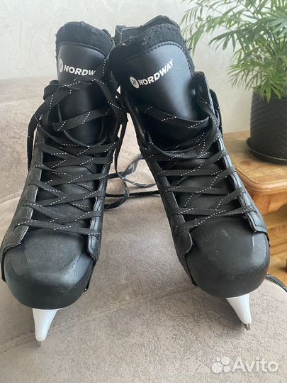 Коньки хоккейные