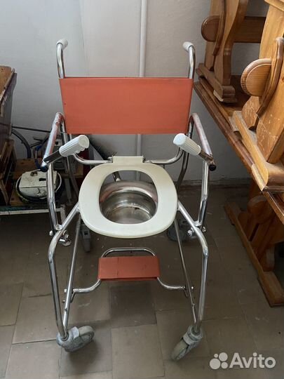 Санитарный стул туалет на колесах