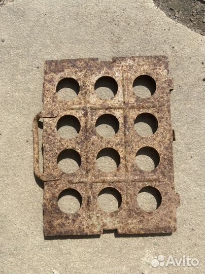 Подставка для аккумулятора рации немецкой