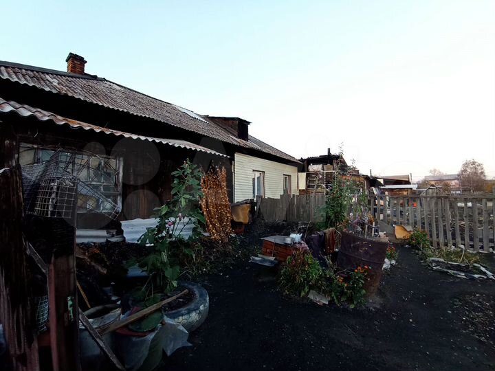 Дом 50 м² на участке 4 сот.