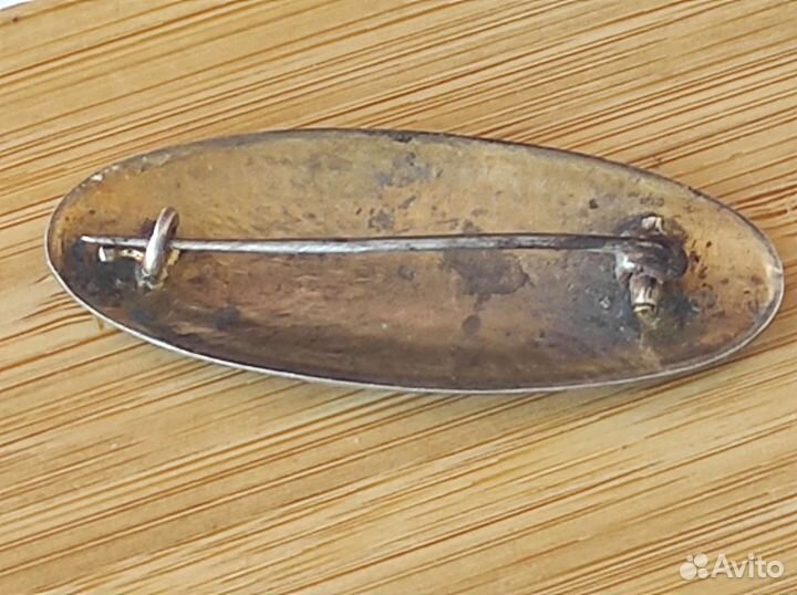 Брошь серебро 84 пробы гильошированная эмаль