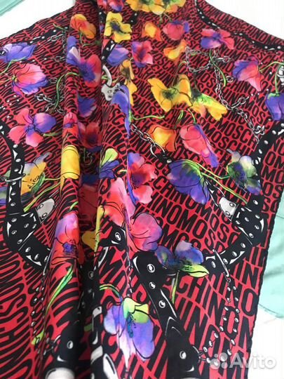 Платок Moschino