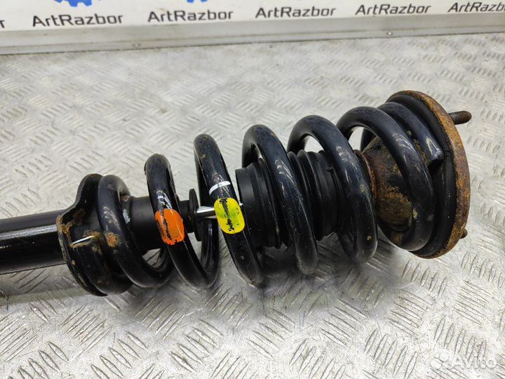 Амортизатор передний правый Mitsubishi L200 KB 2.5