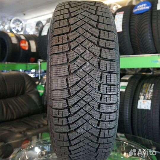 Pirelli Ice Zero FR 205/60 R16