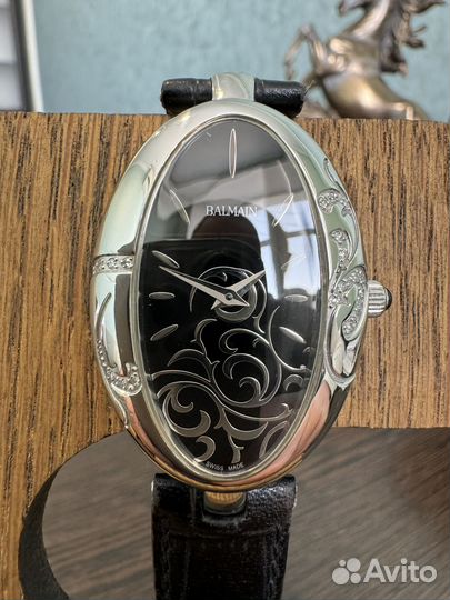 Часы с бриллиантами